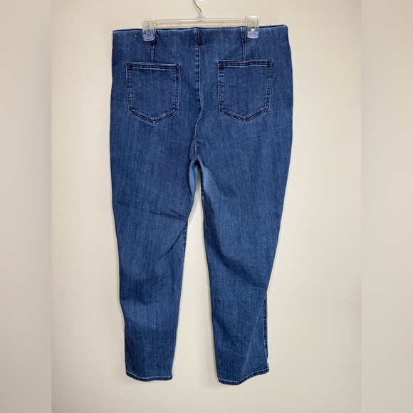 Chico's Pull On Slimming Ankle Jeans Medium Wash Blue Size 14 - Picture 2 of 8